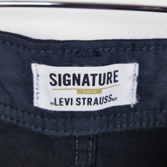 Signature Gold by Levi Strauss Black Cargo Shorts NWT - Picture 5 of 8